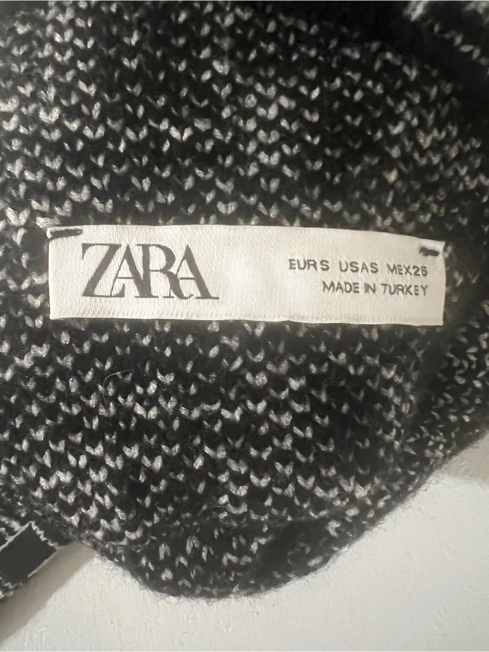 ZARA Cropped Black & White Turtleneck Knit Top S